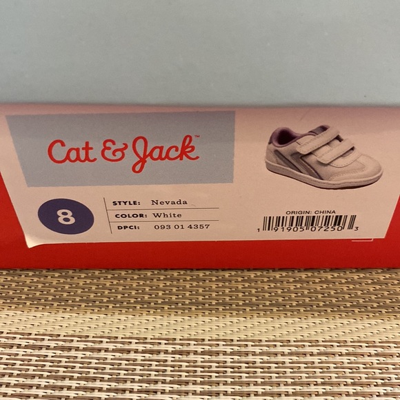 Cat & Jack White leather upper with two Velcro straps. Light lilac color inside - Picture 2 of 7